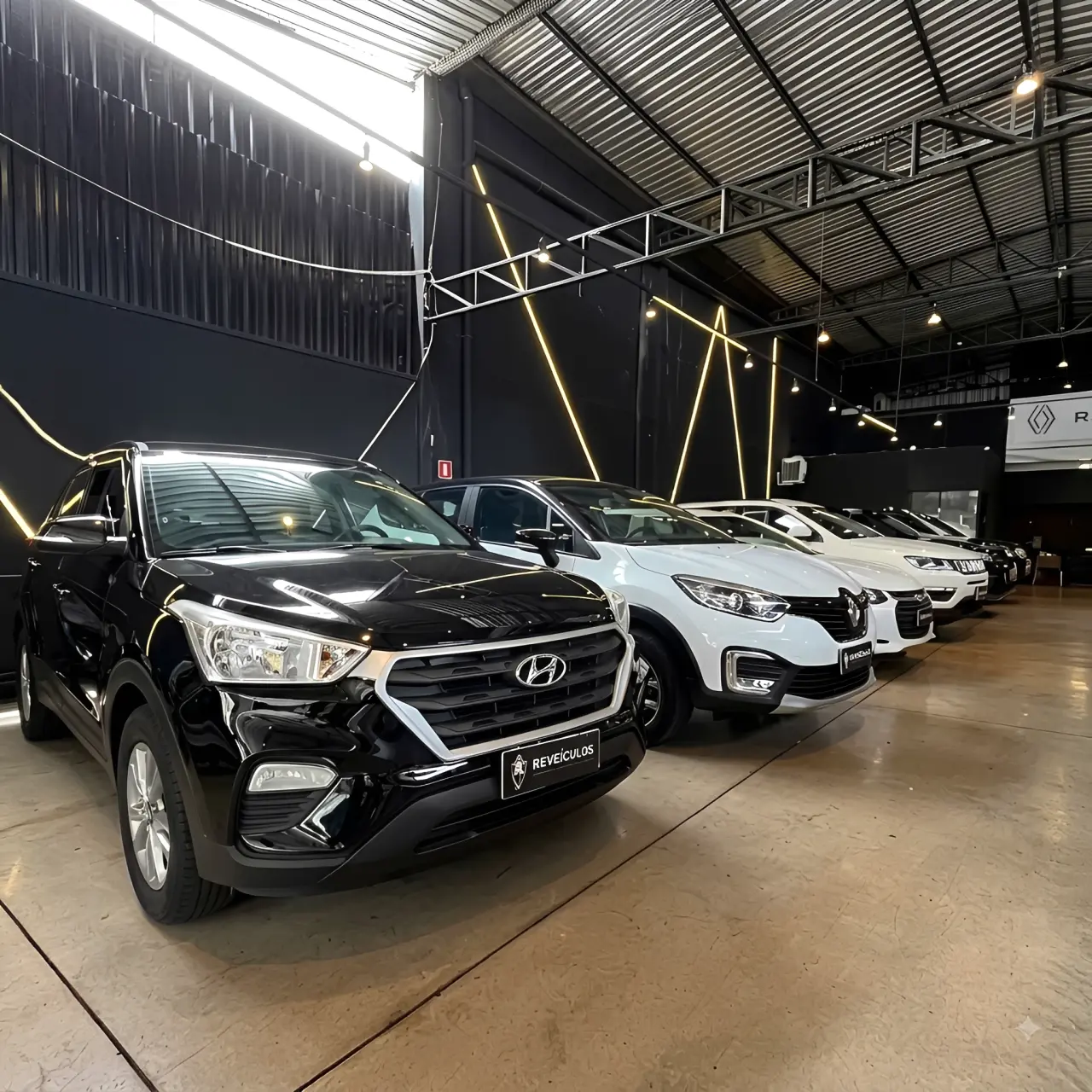 Venda de Carros (Sedãs, Hatches e SUVs)
